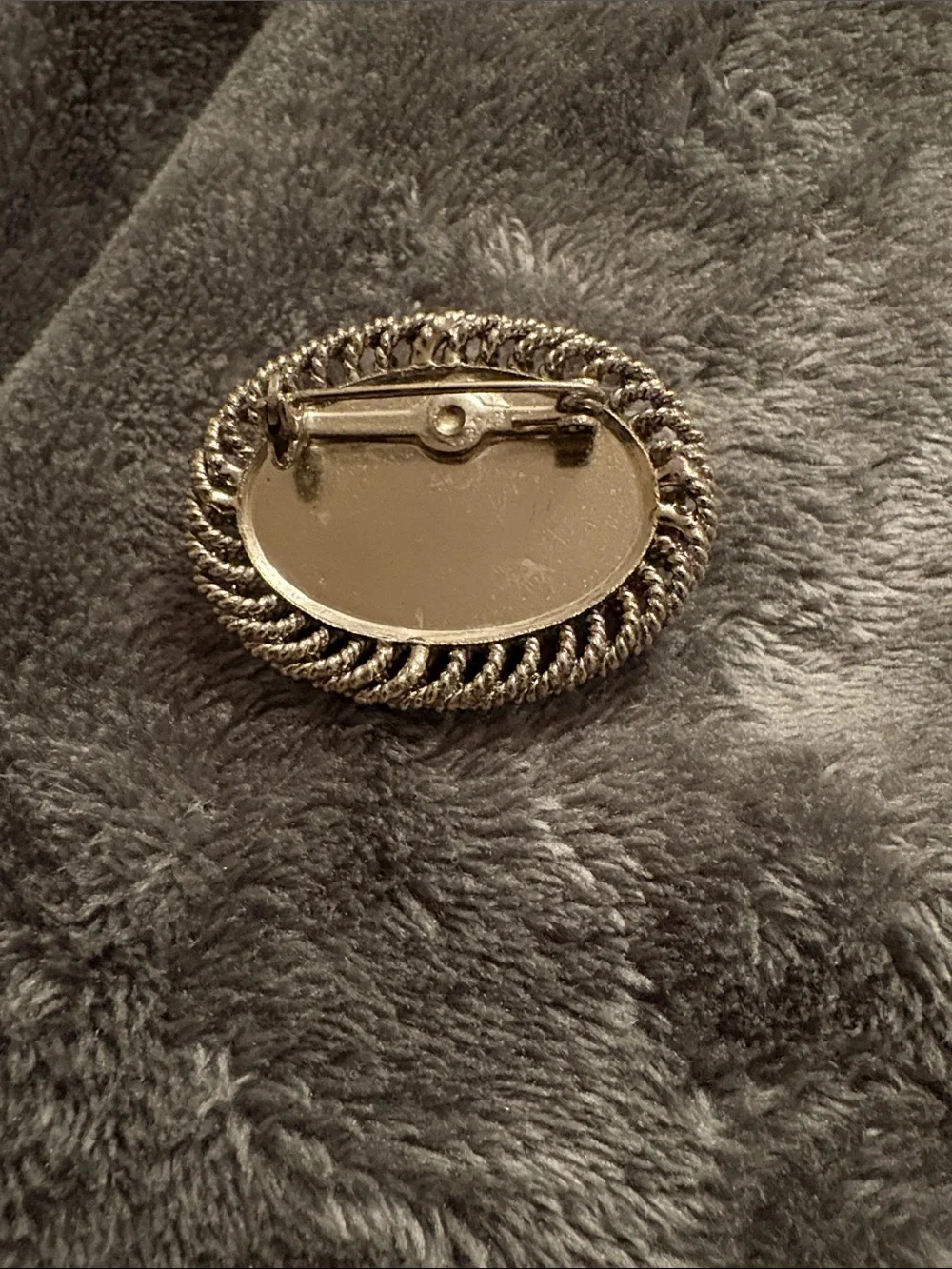 Blue and Yellow Speckled Lucite? Oval Brooch with Silver-Tone Rope Frame